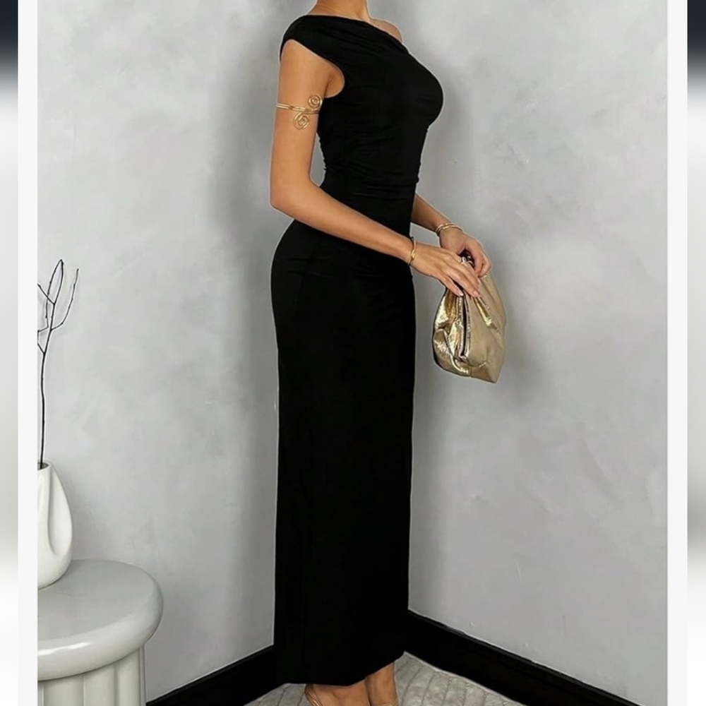 Elegant Black Off-Shoulder Dress - Picture 3 of 16